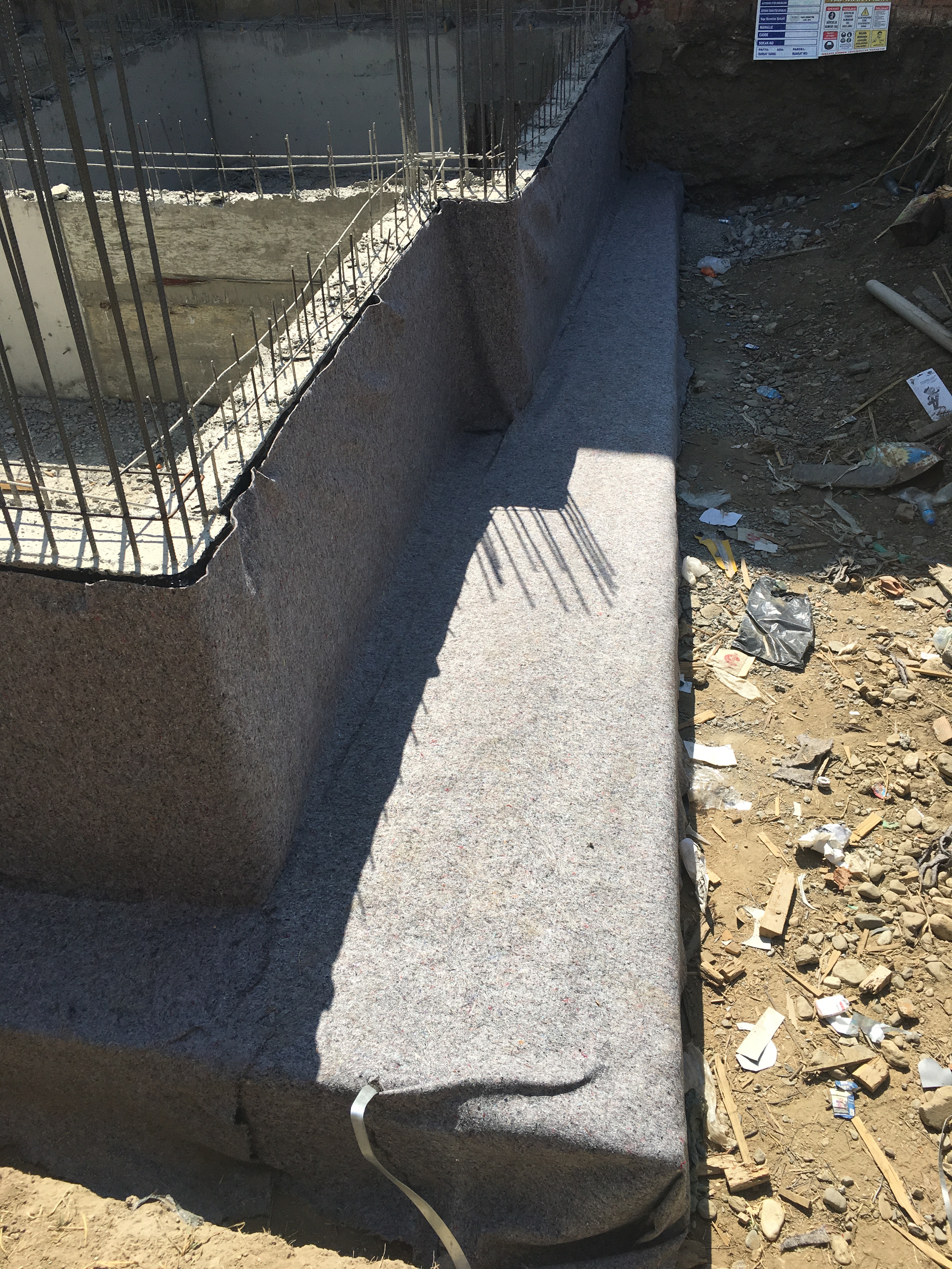 KV İNŞAAT PVC GEOMEMBRAN TEMEL VE PERDE BOHÇALAMA UYGULAMASI